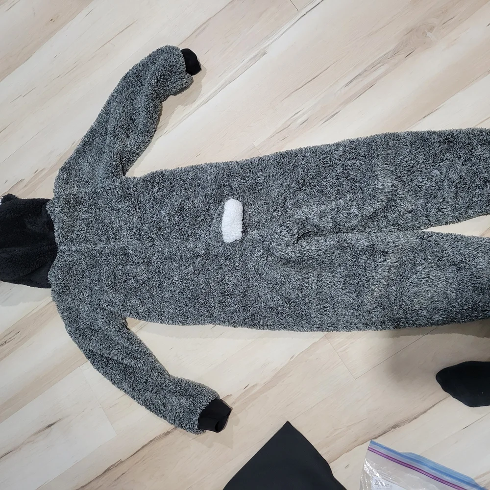 Cozy Penguin Kids One Piece - Gray - Picture 3 of 4